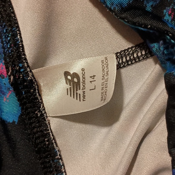 Floral abstract spandex leggings size child's 14 - Picture 3 of 9